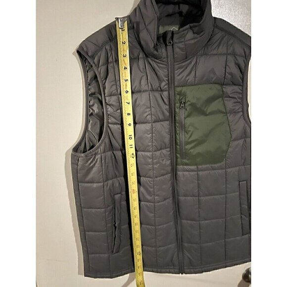 St. John’s Bay puffer vest - Picture 4 of 6